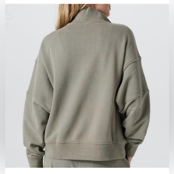 Vuori Olive Green Half-Zip Women's Top - Picture 3 of 6